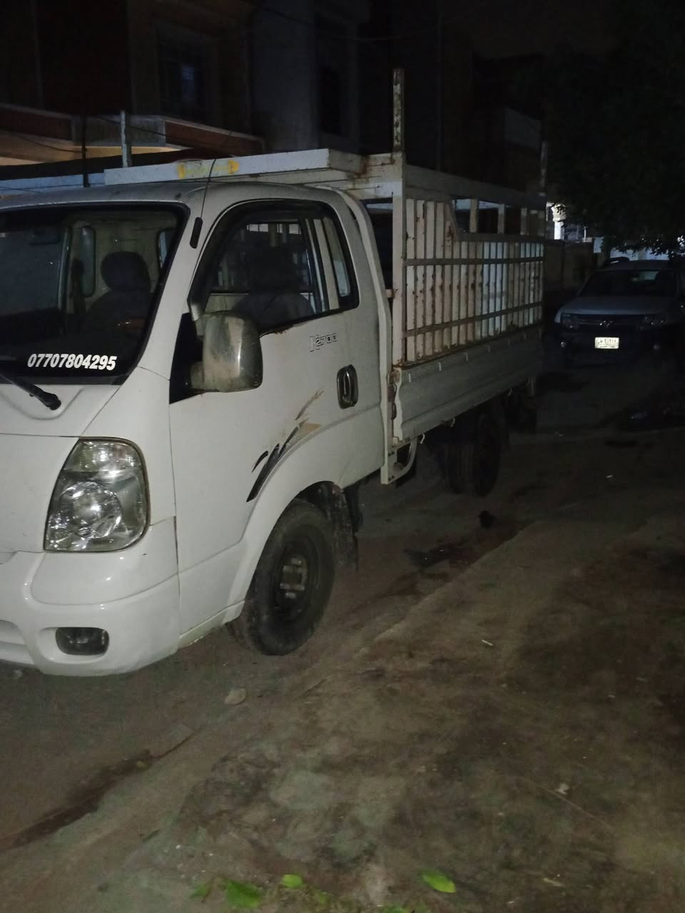 سلام عليكم 
كيا حمل موديل 2010 سياره مكفوله كفاله عامه سياره بدون محجر سعر 98وبيه مجال حك جيتكم رقم ***********
