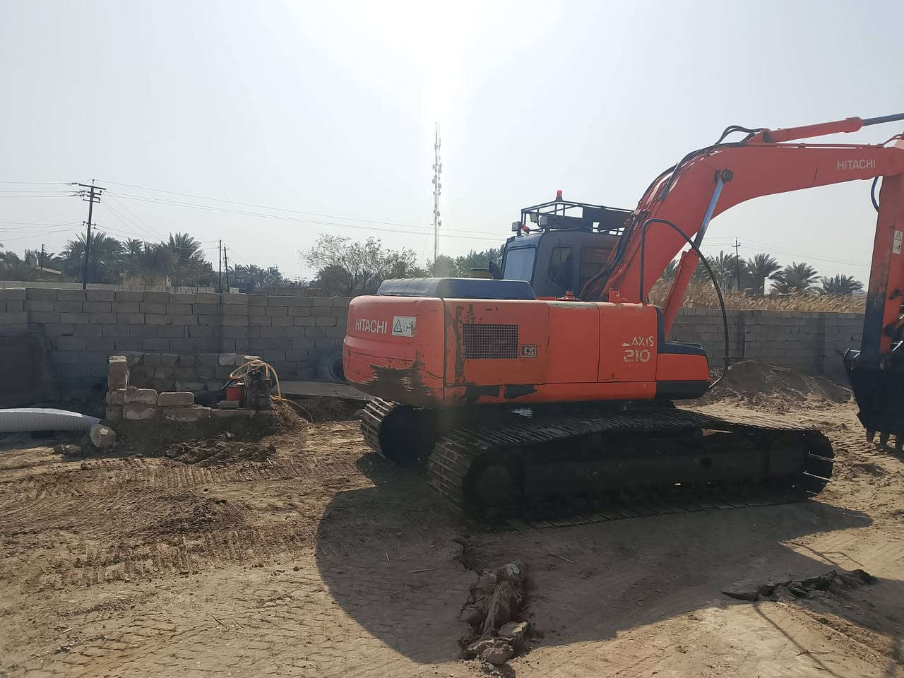 للبيع حفاره 2004. ***********
