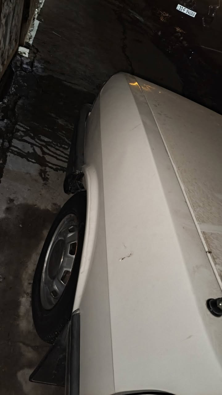 السلام عليكم
برازيلي 1988شركه سردار جديده جدآ  بحاله الزيرو رقم سليمانيه 
خاليه من البارد والصبغ كل غراضهه وكتلوكاتهه موجوده
مكفوله كفاله عامه لسعر 125$ مكانب بغداد البلديات قرب الامن العامه القديمه استفار الاتصال على هذا الرقم ***********
