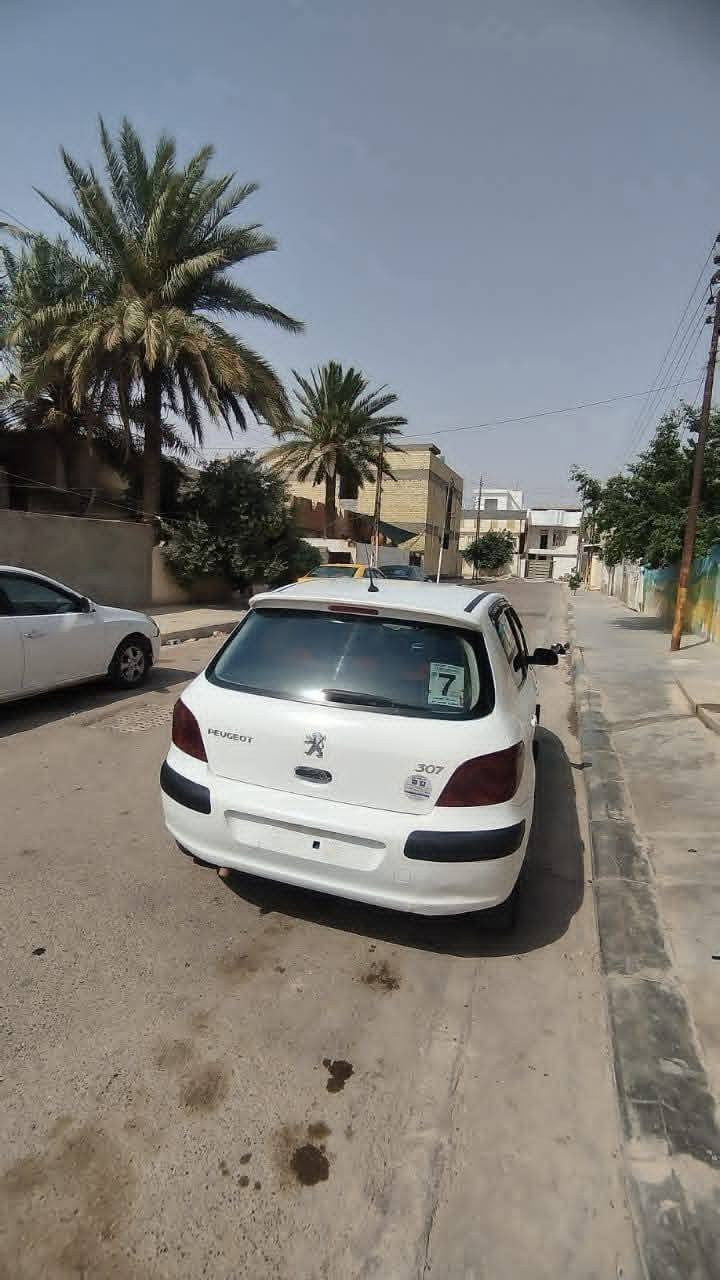 السلام عليكم بيجو  307 للبيع مديل 2006 كير اوتو محرك 1600 سيارة جاهزة  كير محرك كلة مكفول بخ قطعتين جمالية وبيها طخه اصبعين بالبك لايت عفتها  تبريد ثلج حماوه ثابته ٧٠ صيف شتاء السعر 50ورقة وبيها مجال مكاني العزيزيه بسمي رقم بابل انكليزي تحول ثاني يوم سنويه جديده قبل شهرين جددتها سياره مال جناي ترايك للبصره 
النقوصات / طوبات امامي + قاعده دبل الباقي كووله جديد الصدر 
نضوح دهن بسيط من البور كل شهر شهرين ربع لتر الصونده بيها زرف وعايفها ممسويها تجي تكلب تفحص تسوي سونار تطلع بيها واتوكل سياره مو مال بياع شراي وتلزيك شغل كله مؤسسة
***********
***********
