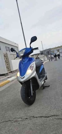 للبيع دراجه V2 رمبه موديل 17 دراجه نضيفه ماشيه 7الف السعر خاص