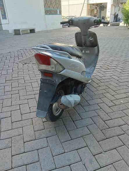 السلام عليكم شباب دراجة ماكس منغولي مال رمبة صارلهة 22يوم من امنزلهة رمبة كلهة  ابلادية وكلهة شغالة كابريتر سلف ابلاديات كفرات كلهه ختم وية المكينة وكهربايات كلهن شغالات شلعة ومعدل ونعومة تأكل الكاع اكل جديدة بمعنة الكلمة العنوان بغداد باب المعضم ولا ستفسار ***********
