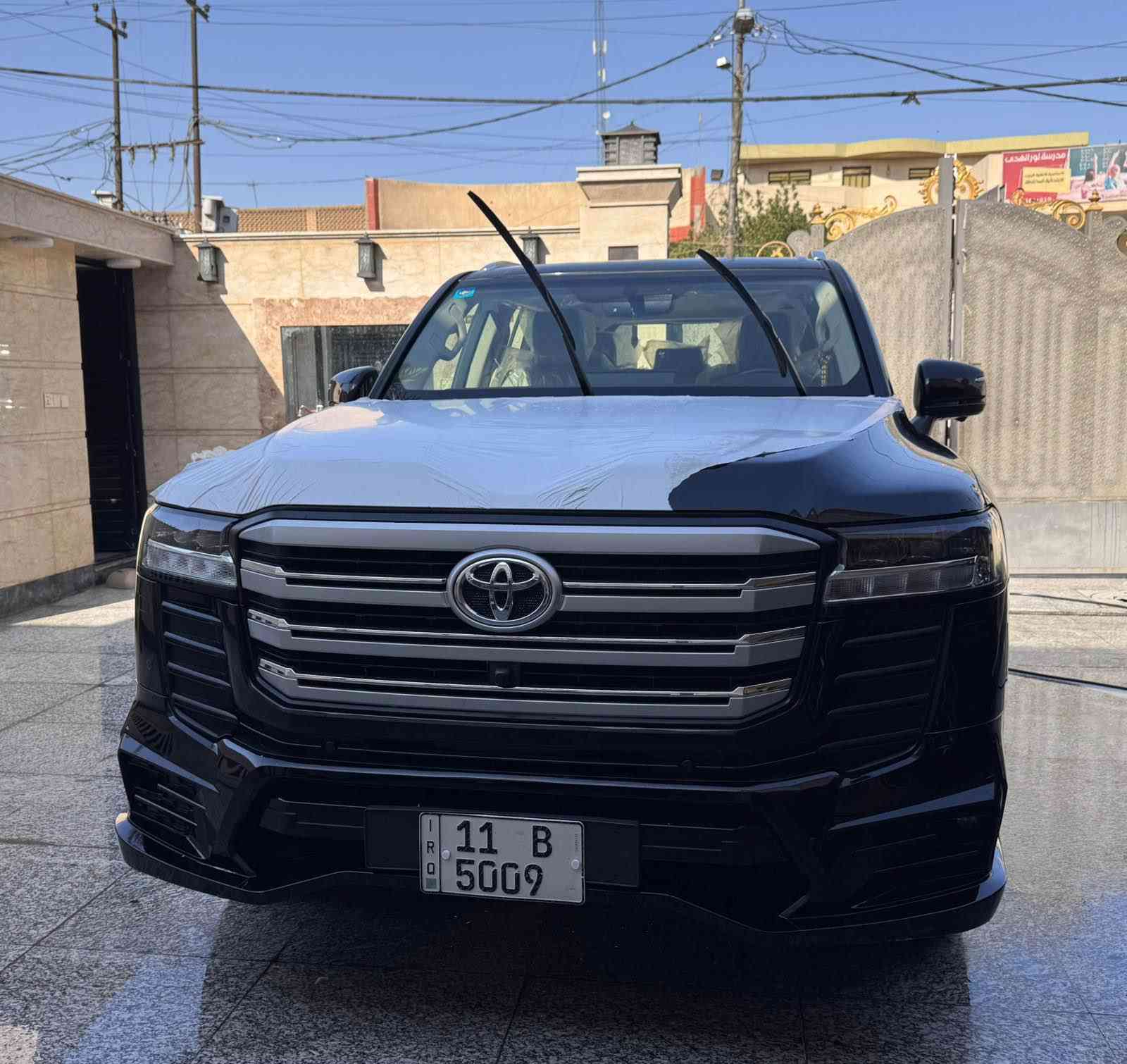 للبيع لاندكروزر 2024 مغلفه PPF من زيرو ✅ ✅ 

لاندكروز GXR limited 

بريم اصلية باب اول بلادي

موديل 2024 

ماشية 27الف 

رقم بغداد بأسمي 

تحويل شوكت ميعجبك السيارة 

فول 1/1 والسيارة مكفولة

 من البارد والدبل كود والفتح 

والسيارة جديدة جداً وبحالة الوكالة حته كاعياتهه بعدهي بل جيس 

السعر اتصل وادلل

مكان السيارة بغداد الحبيبيه

رقمي *********** بغداد, العراق
