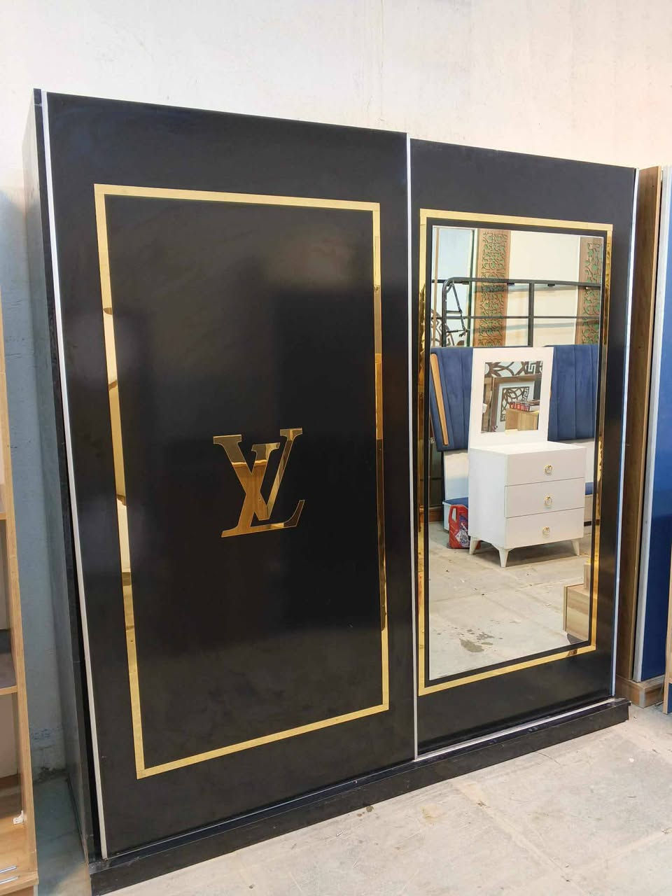 غرفة نوم مستعملة🇹🇷
نضافة 90 ٪💯فول نضافه
عدد القطع / 5
نضام / سلايت💢
سعرها 375 قفل💸
شد ونقل داخل بغداد مجاني🚛
يوجود توصيل محافضات 🚛


**إذا كنت صاحب هذا الإعلان وتريد حذفه لأي سبب، رجاءا أرسل رسالة إلى الدعم الفني**