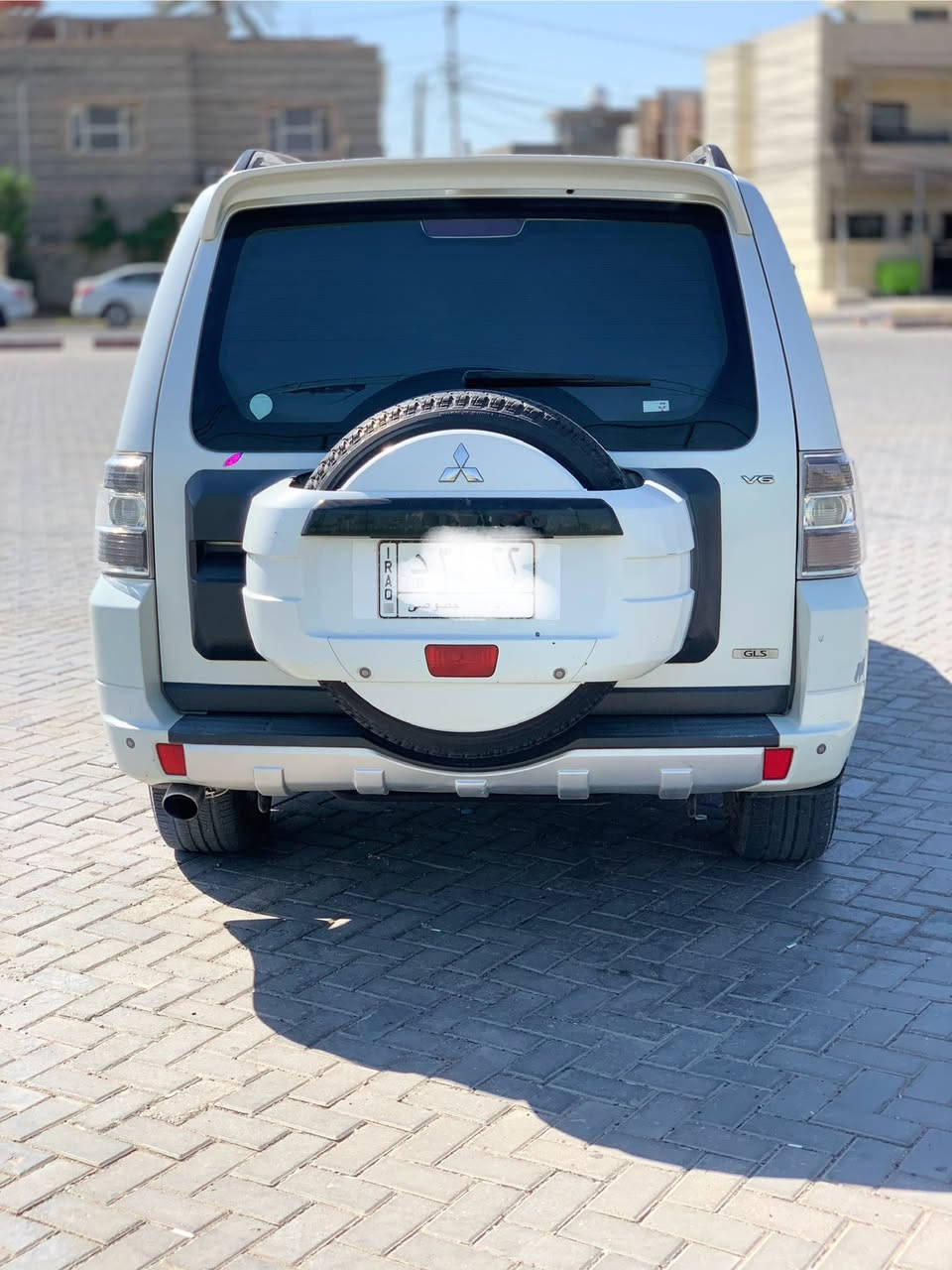 السلام عليكم اتصل على رقم الهاتف او واتساب ***********
تم تنزيل السعر لغرض البيع 

باجيرو 2011  حبتور  …GLS خليجي 

رقم بغداد خصوصي 

محرك 3500   v6  المرغوب 

ماشية ( 155  )  استخدام شخصي سيارة مال بيت….

———المواصفات———

فتحة سقف (سلايد)

3 قطع تبريد

سبعه راكب

كشاف + زراكات لايت

دمام خلفي

حساسات خلفيه

اشارات بالمري  +شفط ترحيبيه

جناح خلفي

كراسي جلد مال شركة

ثلاجه 

كراسي كهربائية 

شاشة  اندرويد 

تخم تايرات جديد

كامره خلفيه 

دفع خلفي و رباعي 

السيارة بسمي تحويل ثاني يوم ….السعر   150  وبيه مجال للطيبين و يعني 21 مليون دينار عراقي 

مكان السيارة بغداد الكرخ 

للاستفسار الاتصال على ***********
