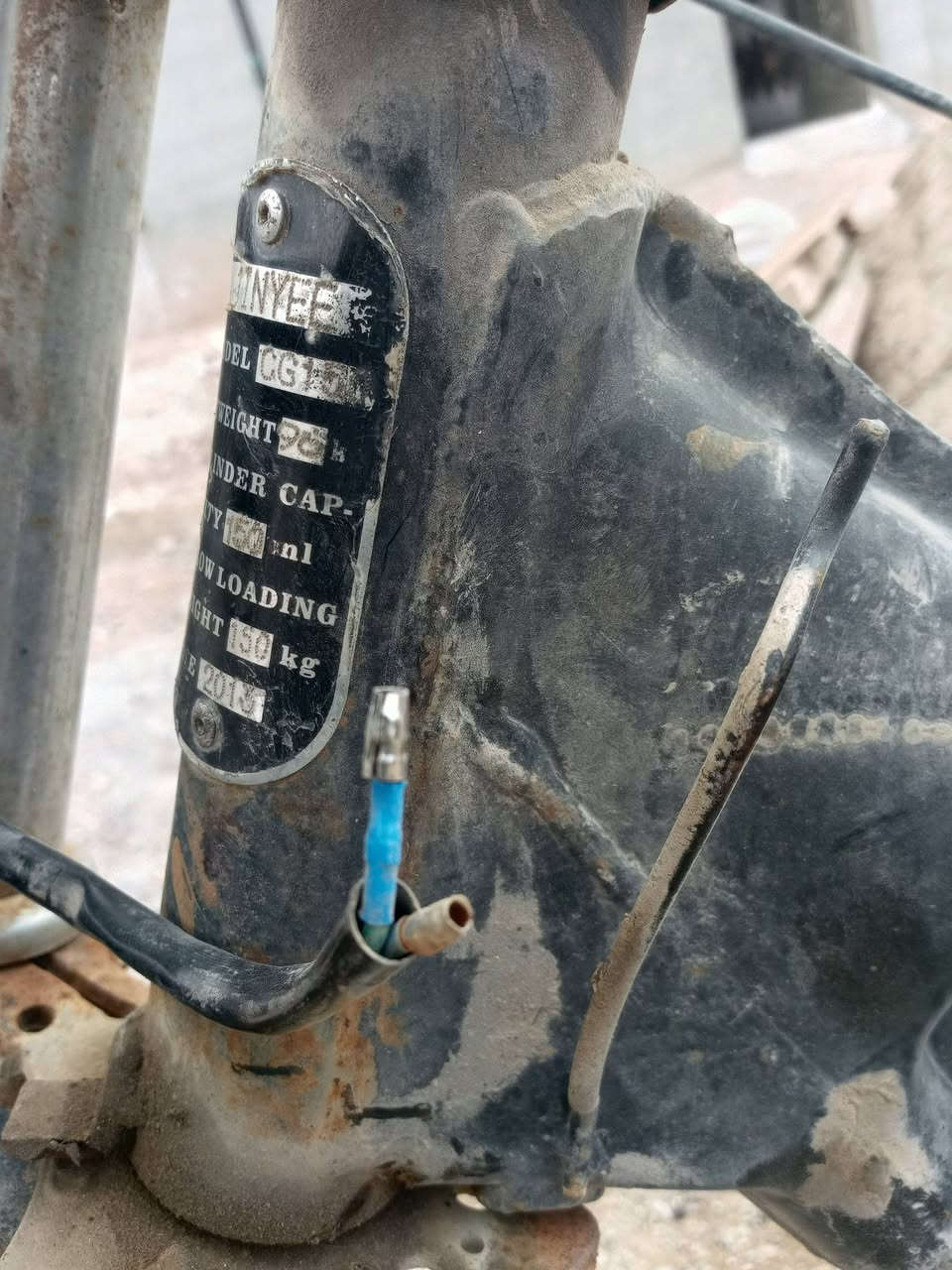 سلام عليكم صاصي اللبيع موديل 2013 شرط نضافه مكاني ديالى خالص ***********
