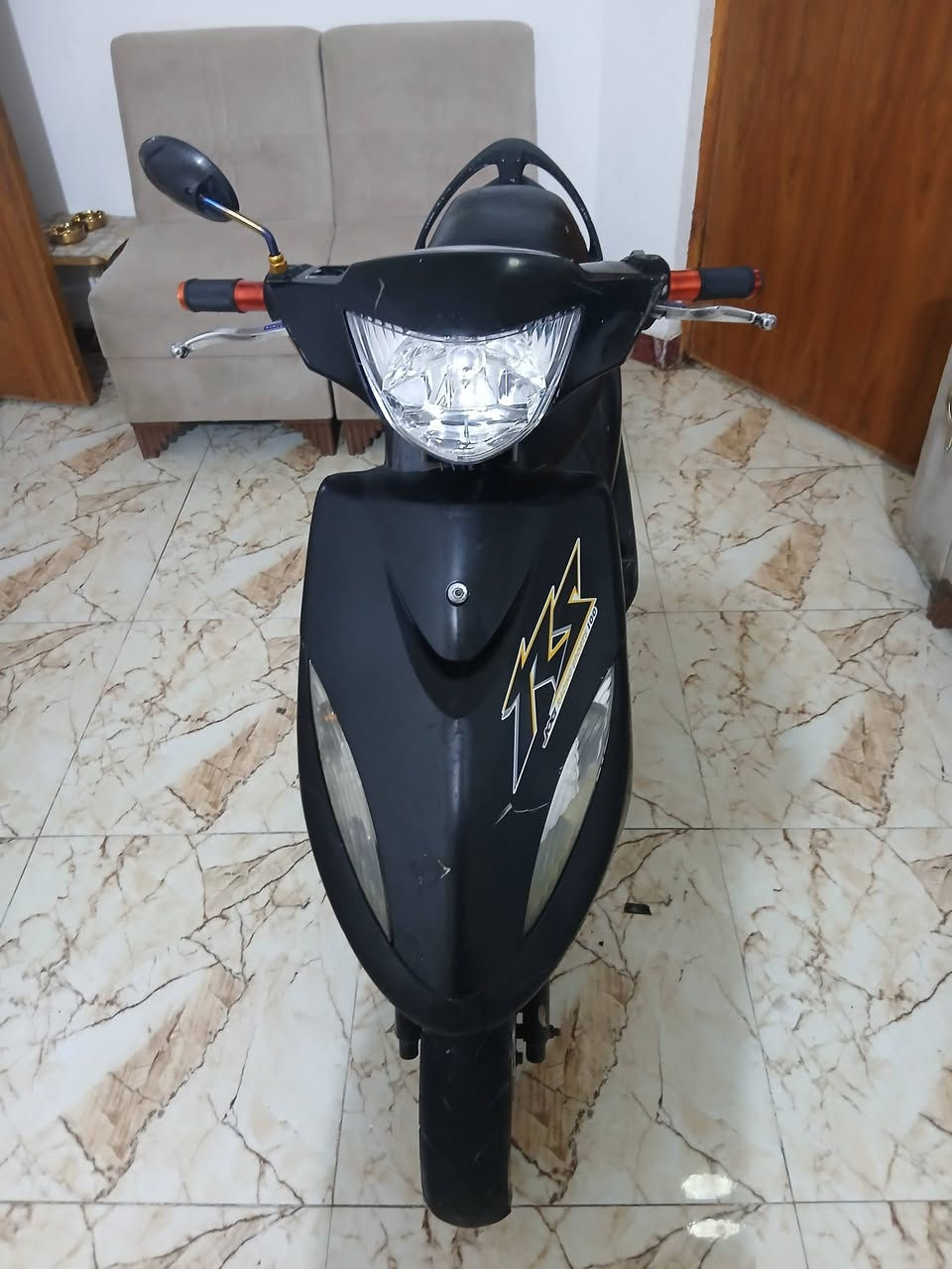 ماكس عدله 50 بلاد ما نقصها شي ( نكراه سلف ) وشغاله من طول للطول كلها كهربائيات  لايت اشاير سكن دشبول قفل ستيرن ( مفتوحه ولفات ناعمه ناعمه خرسه دراجه نهضه شك الكاع ومعدل ) لا تبخر ولا تنقص دهن كفرات اصلي مختمات مكاني ناصريه الاسكان الصناعي مقابيل البوفياض مجمع نور الناضر *********** السعر 500 وبيه مجال
