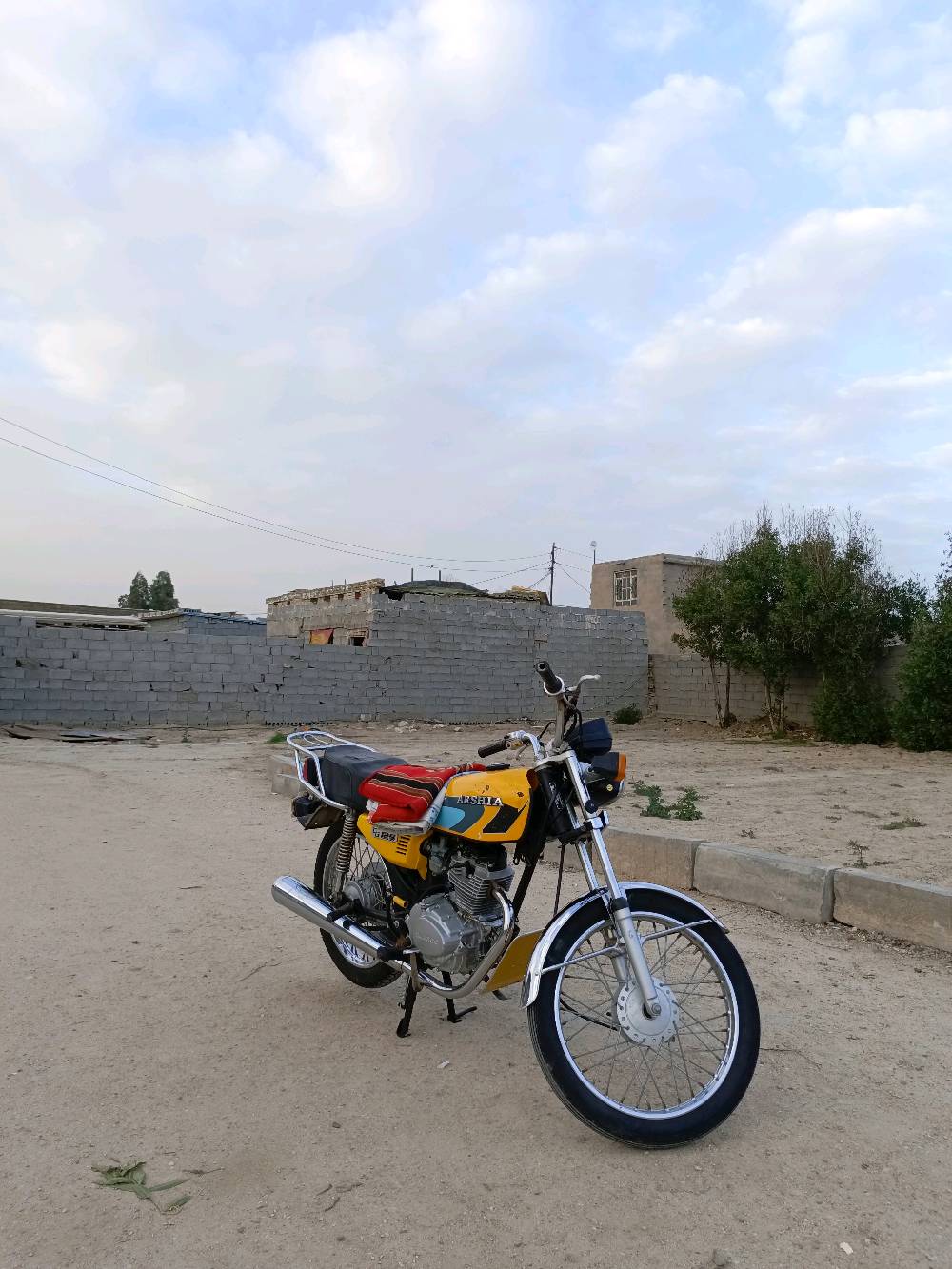 دراجه ارشا موديل 2021 الدراجه برغـي ماناقصها اوراق اصولـيه وشرط بعدهن بچيس السعر 600 وبيها مجال
متواجد فيس 
رقمي ***********