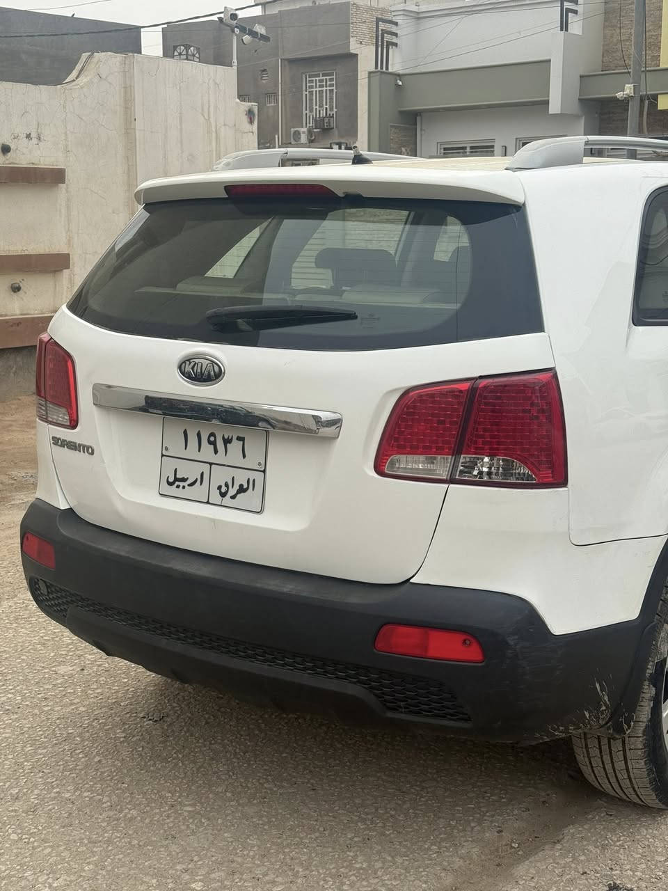 السلام عليكم 
هونداي  سورنتو خليجي للبيع 
موديل 2012 مكينه  2400 دوش 
السياره جاهزه مكينه جديد تخم تاير 
السياره بيه مكانين صبغ شبر فقط 
مكان  السياره بابل الهاشميه 
سعر السياره 133وبيه مجال 
رقم الهاتف ***********
