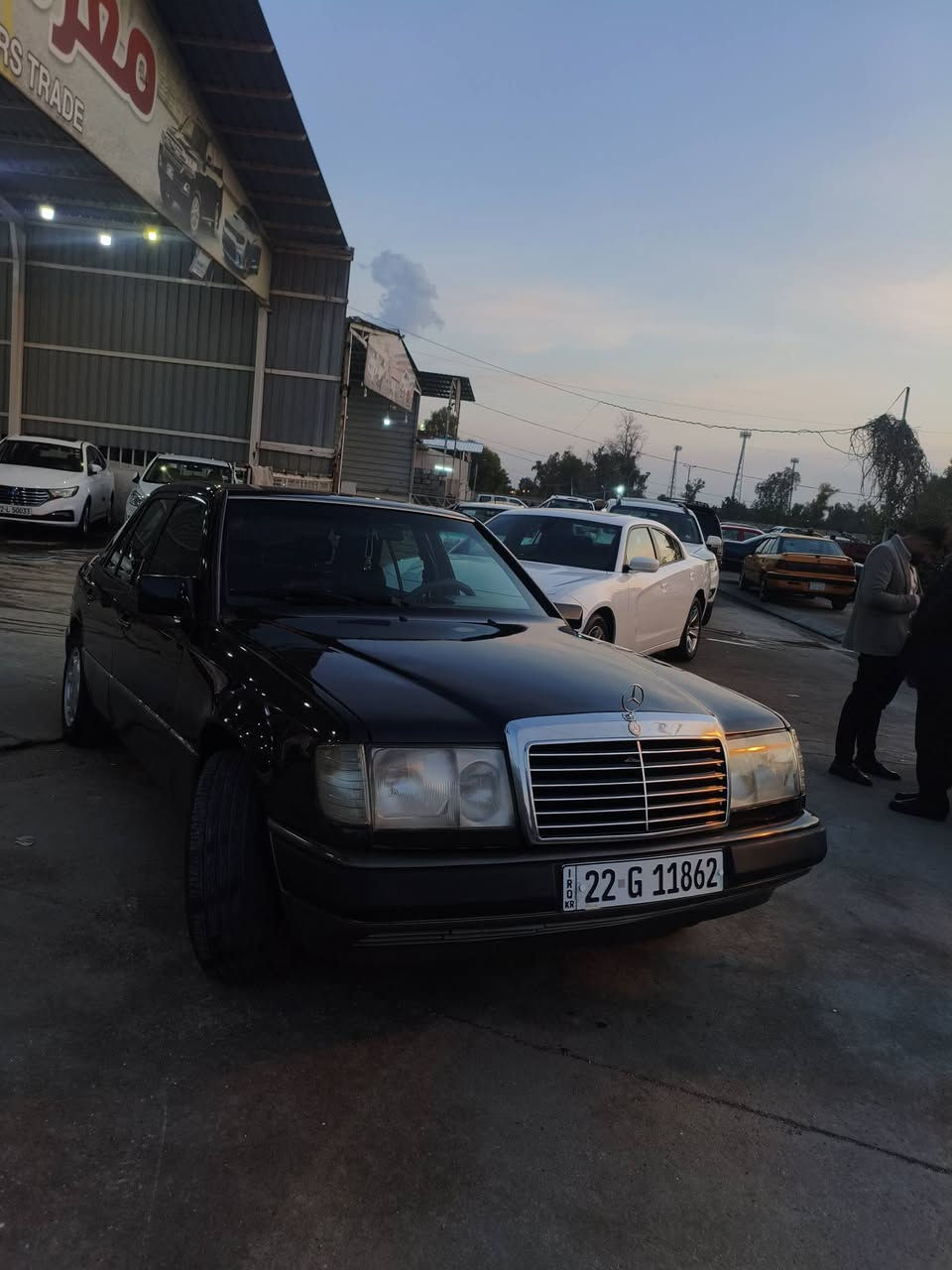 سلام عليكم سياره للبيع مارسدس موديل 1991 حجم 300 كير مكينه بطه سنويه جديد رقم اربيل شرط تحويل وكاله مكان سياره كركوك مصبوغ عام جماليه السعر 63وبي مجال وللأستفسار الرقم***********
