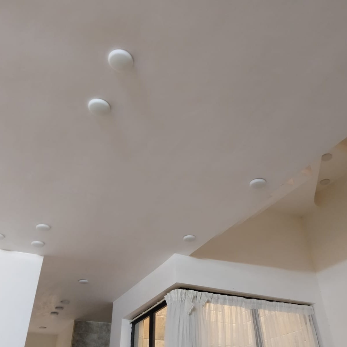 للبيع 
دار 155 متر حي الوحدة  شارع 12 متر قرب السوق والشارع العام يحتوي على 4 غرف نوم  + محلقات كاملة   البيت جديد. يرهم بيع مباشر يرهم مراوس
للإستفسار  الاتصال او مراجعة المكتب العنوان الطارمية الشارع الرئيسي تقاطع شارع التدبير عمارة ابو صخر  مكتب الرياض للعقار/ الطارمية  
*********** ***********
