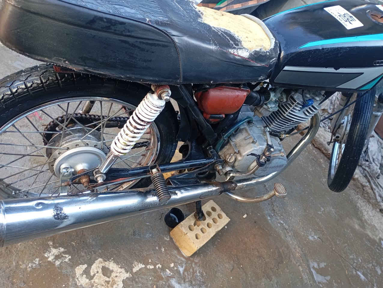 السلام عليكم دراجه لببع كلك كلك  مال كرب ما توكفك بطريقه عوزه شوي نوقص وتكمل تجفيت جديد ولفات ليون 01بوشه وبستم MTR كور جديد غراض كلن اصليات فصلته تخبل ما متواجد عل فيس هذه رقمي مكاني بابل ورديه ***********
