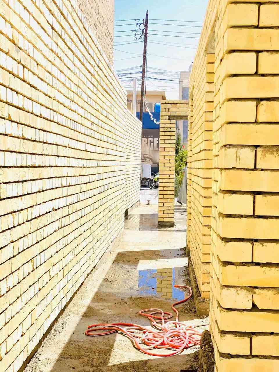 🚧✨ تم بحمد الله اكتمال بناء الطابق الأرضي ✨🚧
📍 الموقع: حي الجامعة
🏠 المساحة: 130 م
📏 النزال: 22.5 م
🏡 الواجهة: 5.25 م

✅ البناء تم من خلال كادر بناء مختص يتميز بـ الدقة العالية في العمل،
مع تنظيف كامل للبيت من الأنقاض عند إكمال البناء لتسليمه بأفضل صورة.

🔨 واللي يحب يشتغل بيته بنفس الجودة والالتزام، كادرنا جاهز لخدمتكم.

📞 للتواصل والاستفسار:
📲 واتساب & اتصال: ***********
📲 اتصال مباشر: ***********

✨ ثقتكم سر نجاحنا ✨

#بناء #تشطيب #اعمار #كادر_بناء #بناء_منازل #عقارات_العراق #حي_الجامعة #بغداد
#ابني_بيتك #شغل_ثقة #كادر_محترف #بناء_حديث
