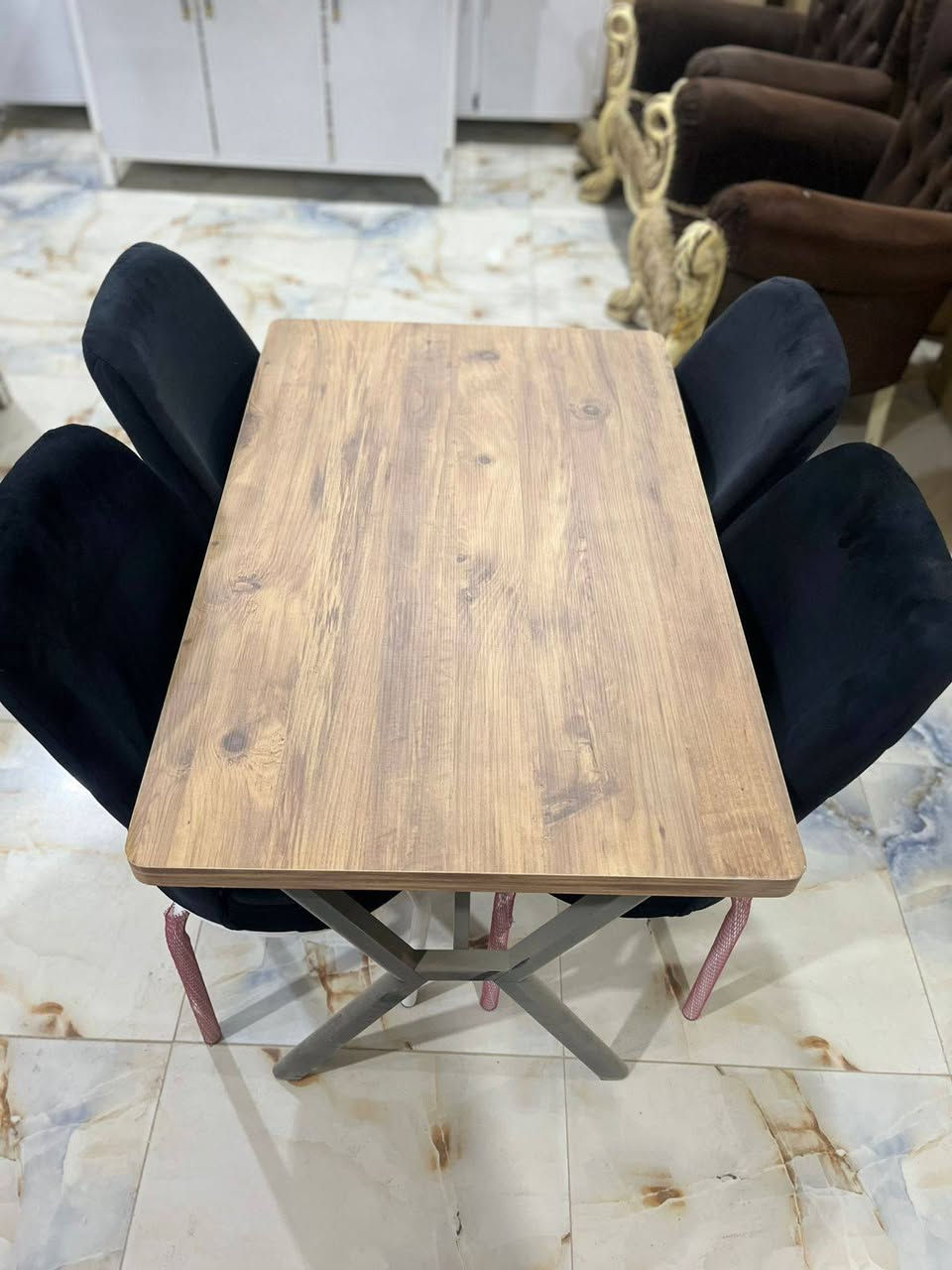 بسم الله ويانه العروض مراح تنتهي
ميز طعام خشب متوفر 4كراسي ومتوفر 6 كراسي 

اكو قاعده حديد والرجول واكو كامل خشب راح يكون سعر ال4كراسي بدال ال175 راح يكون فقط 150 وال6كراسي بدل ال200 راح يصير فقط 175 زورنا سامراء شارع الفين مجمع السليمانية او اتصلو علينا نرحب بيكم بكل وقت 

ابو إبراهيم (***********)

إبراهيم (***********)
