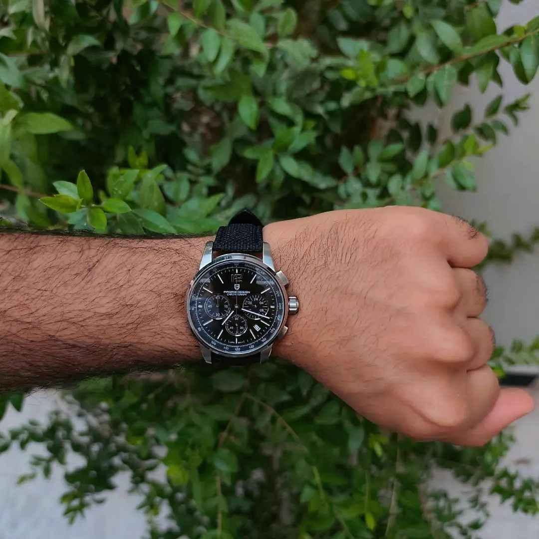 ساعة باكاني دزاين اصلية Pagani Design PD-YS008  
(الصور خاصة بالساعة نفسها)
(الساعة بدون ملحقات جتني بس جديدة غير مستعملة)
بتصميم كرونوغراف رياضي ومينا أسود 

الماكنة تعمل بماكنة كوارتز يابانية من نوع Seiko VK63 قوية جداً.

 تأتي بقطر 41 ملم، زجاج ياقوتي مقاوم للخدش، وهيكل من الفولاذ المقاوم للصدأ، وسير قماش اصلي ممزوج بجلد  

 مقاومة للماء حتى عمق 100 متر (10) بار)

 وتحتوي على وظائف كرونوغراف 

متوفر توصيل لكل العراق 🇮🇶
#ساعات #ساعات_رجاليه #ساعة #ساعة_رجالية #بغداد بغداد, العراق


**إذا كنت صاحب هذا الإعلان وتريد حذفه لأي سبب، رجاءا أرسل رسالة إلى الدعم الفني**