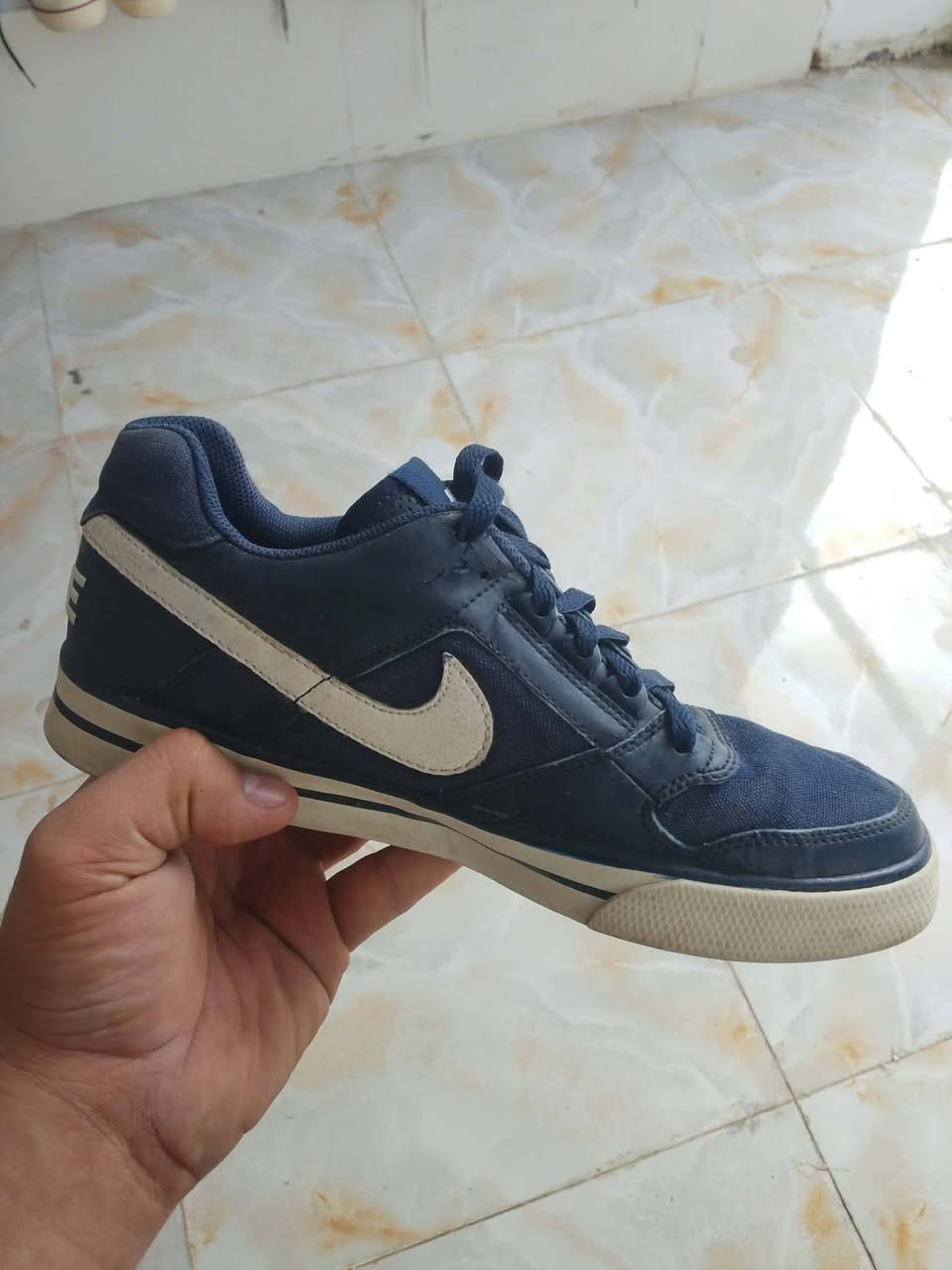 سلام عليكم شباب حذاء باله. ولادي. بناتي. سعر.3000 بس. باله. تنزيلات
مكان حي الكرار مجاور المدرسه. الحديد ***********
يم بيت حسين. صفار.
