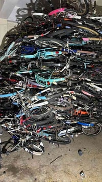 على بركة الله جمله فقط باقي كميه قليله 80قطعه بايسكل حجم 20..22..24تاي...