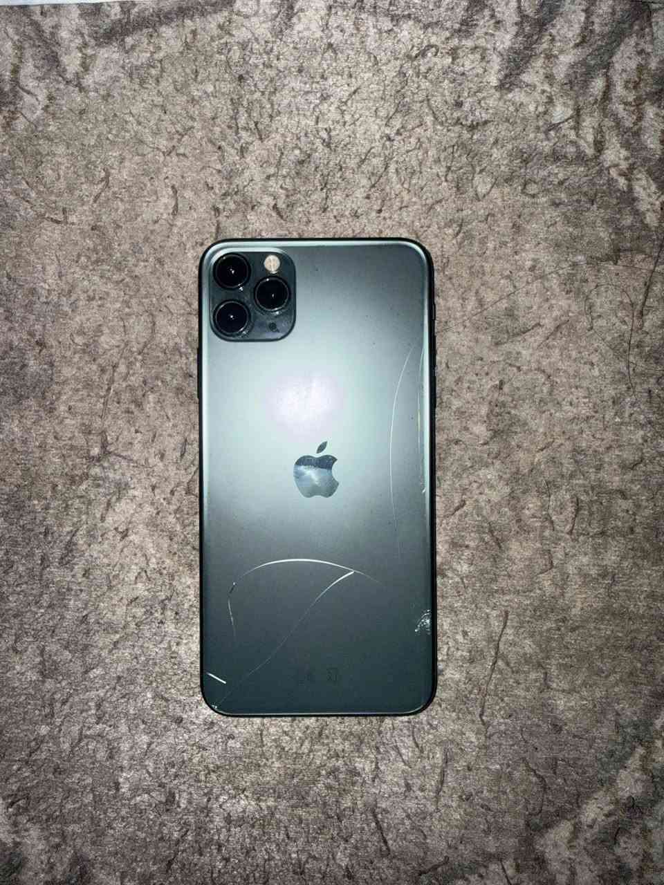 ايفون 11promax ذاكره ٢٦٥ بطاريه ٧٣ وتر بروف مكفول ممفتوح الجهاز بس هاي الفطور الي بلضهر سعره ٢٩٠ الف مكاني الحريه ساحه عدن
***********
