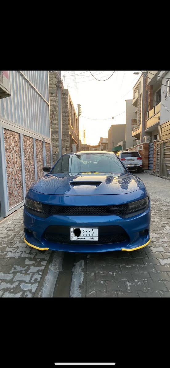 سلام عليكم جارجر لون بحري موديل 2022 رقم بغداد مميز فئة السيارة GT بلاك ماشية 11000 الف ميل موصفات شاشة كبيرة كشنات حضن كامرة خلفية وحساسات خلفية 
‏حادث سيارة كما موضح بالصور بدون إرباك 
ملاحظة السيارة فورويل
‏ السعر 260 ورقة
للاستفسار الاتصال على الرقم ***********
