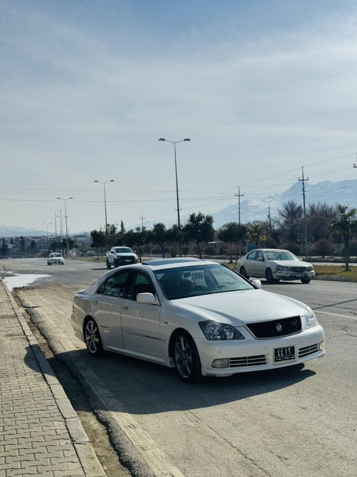 ماشاءالله 
براواي تازه داخل ١٨٢ بيدوكه ل ٢٠٠٥
نمونه له جواني. فول فول مواسه فات جلد هيته ر سلايت ويل دينكه
لايت ناوجه ي كور  دوكوشن كاره با
سه قفي شوشه يه 
شوين ژاراوا قه لا دزي
سحري ٥٧و شتيك مه جال
***********
