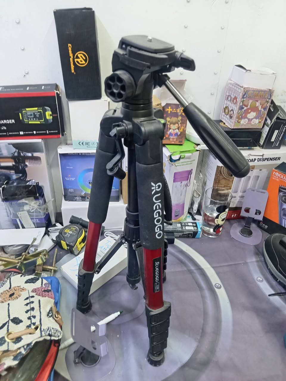 السلام عليكم ستاند كامره جديد غير مستخدم كامل هوا وجنطته سعر ٤٠ الف هذا رقمي بي واتساب ***********
