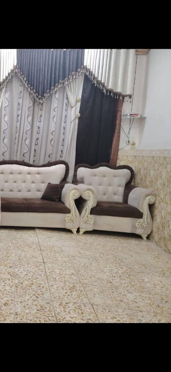 السلام عليكم 
تخم قنفات للبيع كما موضح بالصوره 
نجف حي الوفاء 
السعر 500وبي مجال 
واتساب ***********
