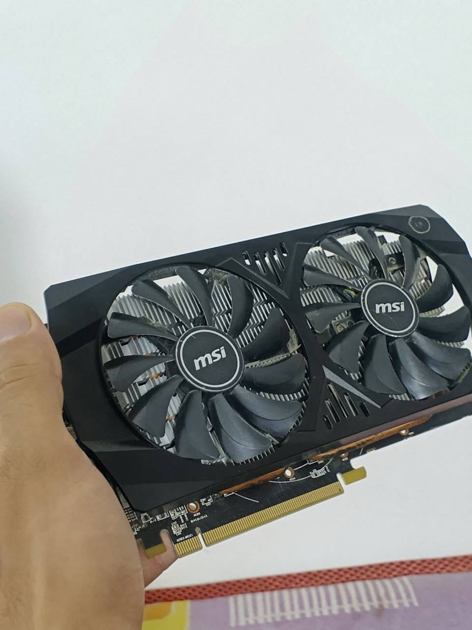 كرت شاشة rx 570 8gb msi ياخذ 6pin 
سعر 80 الف قفل 
مكان كربلاء يم مستشفى الكفيل يوجد توصيل محافضات 
***********
