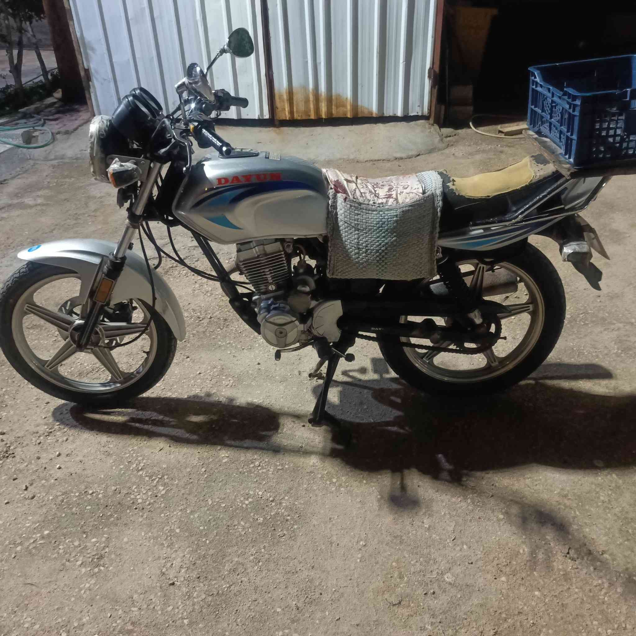 سلام عليكم دراجه دايون موديل 19 مكفوله مكينه برغي ما مفتوح بيهه سنويه بسمي او اذاكو ستوته مراوس اروس مكان كربلاء البراهميه سعر 1600او بيهه مجال  ***********0
