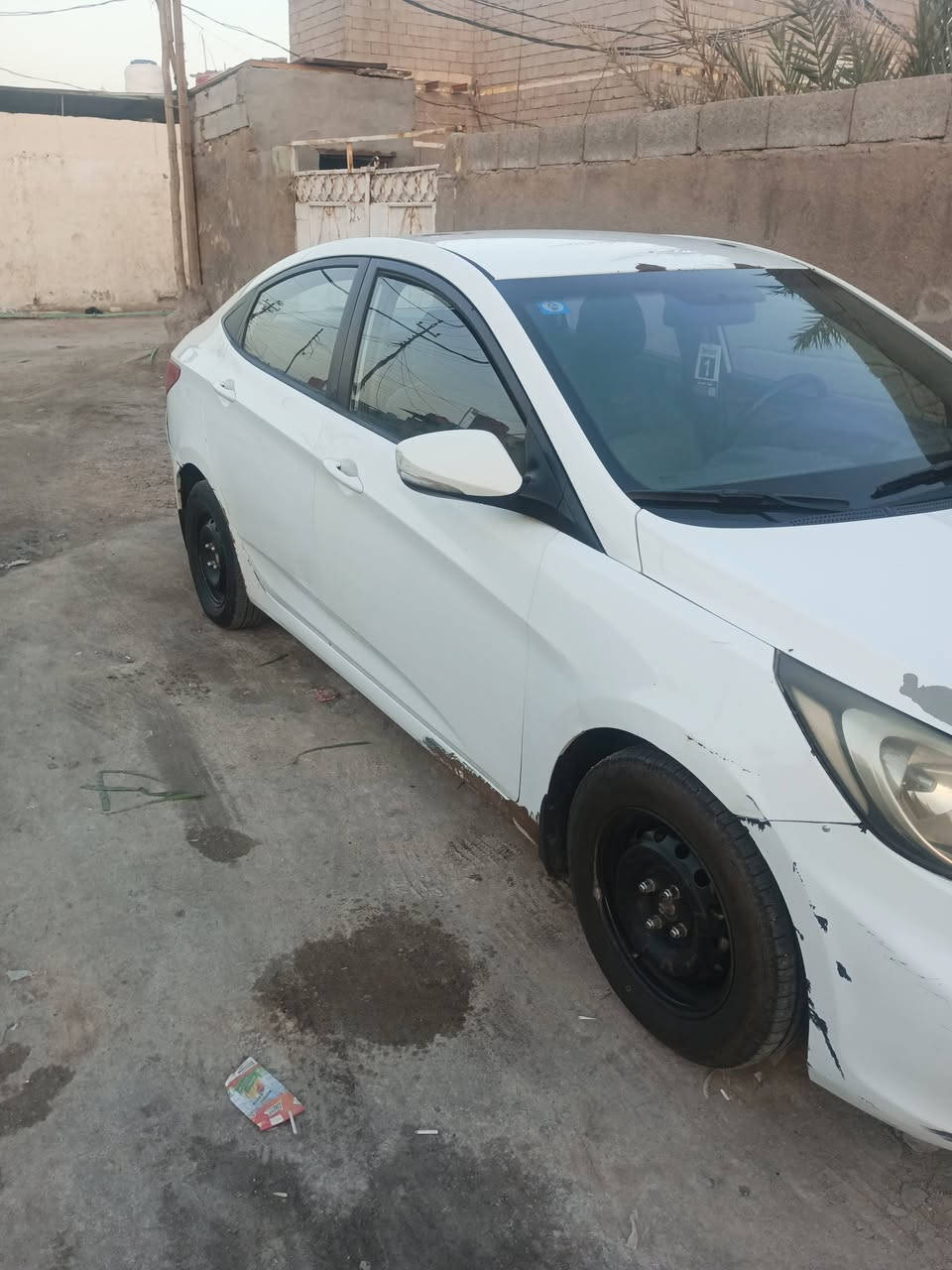 موديل 12 محرك 1600 با اسمي رقم إنكليزي بصره بيها بس هذني الكدام العين مابيها شي بعد محرك نفخه بسيطه 72 وبيها مجال ***********
