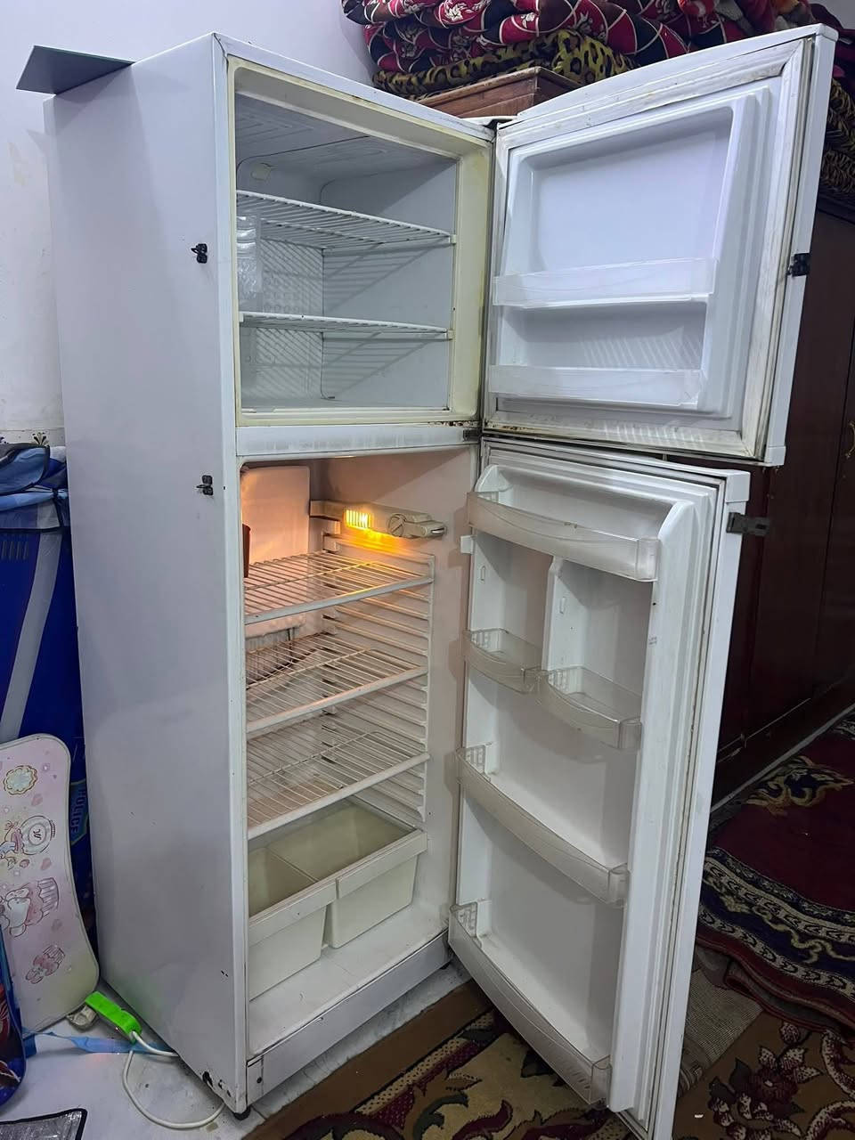 سلام عليكم ثلاجة ب١٠٠ وبيها مجال نقص بس لاستيكة  بابة جوة 
مكان غزالية


**إذا كنت صاحب هذا الإعلان وتريد حذفه لأي سبب، رجاءا أرسل رسالة إلى الدعم الفني**