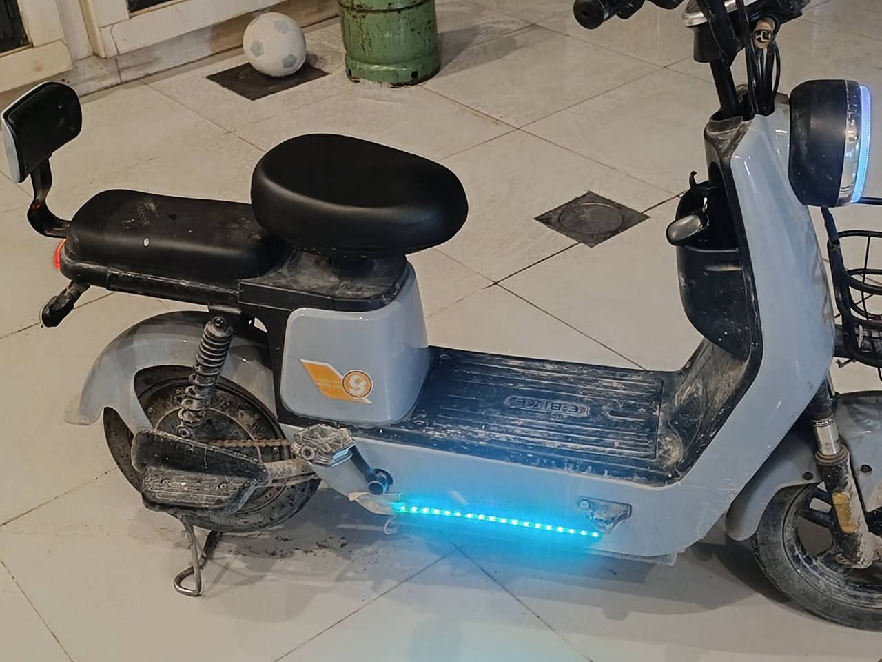 ماتۆر شەعن بۆ فرۆشتن کەم بەکار هاتو نرخی 300هەزار قوفل بۆپەیوەندی کردن ***********
