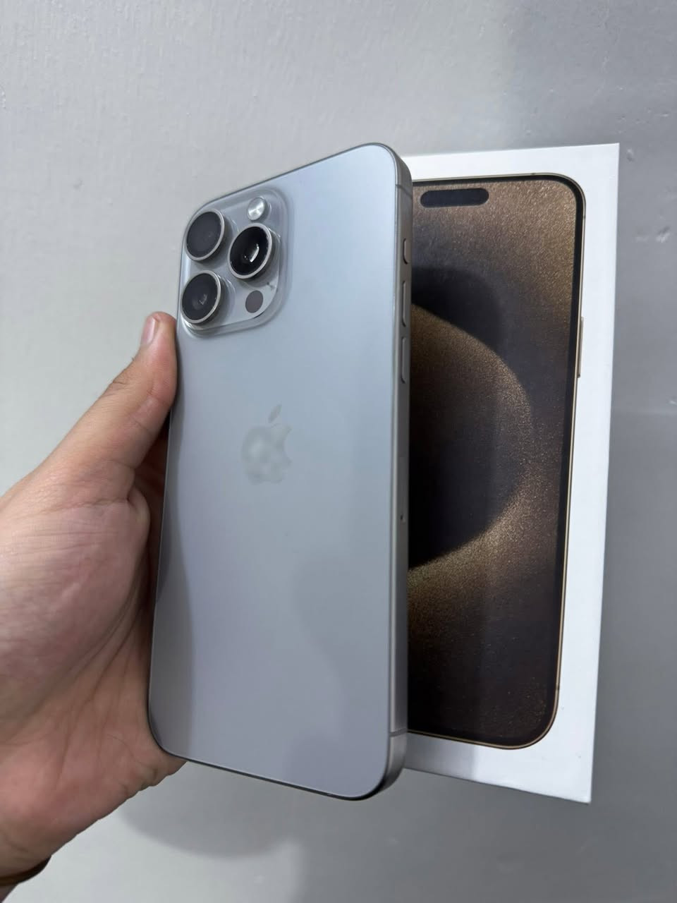 ايفون 15 برو ماكس مكفول 🔥
ذاكرة 512
بطارية 89%
 دبل خط شريحتين 
وتربروف مامفتوح
كامل ملحقات 

السعر / 830 الف دينار 

العنوان / الأنبار - القائم

 الرود للمستخدم 📍🏗️
متوفر توصيل أول حجز 🚗


**إذا كنت صاحب هذا الإعلان وتريد حذفه لأي سبب، رجاءا أرسل رسالة إلى الدعم الفني**