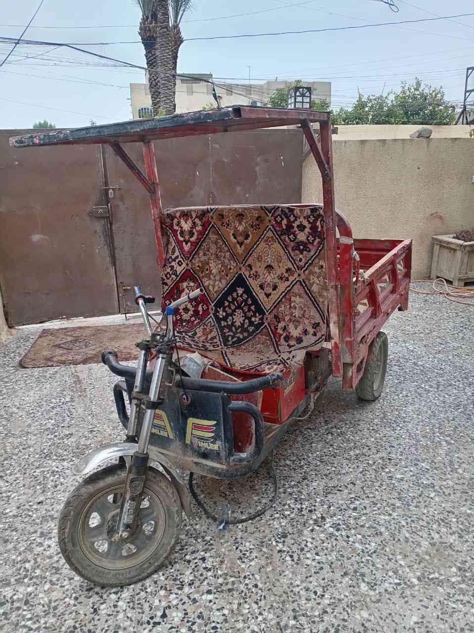 سلام عليكم عندي ذني ستوتات شحن عدد 2 ابيع كوم حديد قيم واخذ باليرضه الله عنواني بغداد شهداء البياع رقم الهاتف ***********
