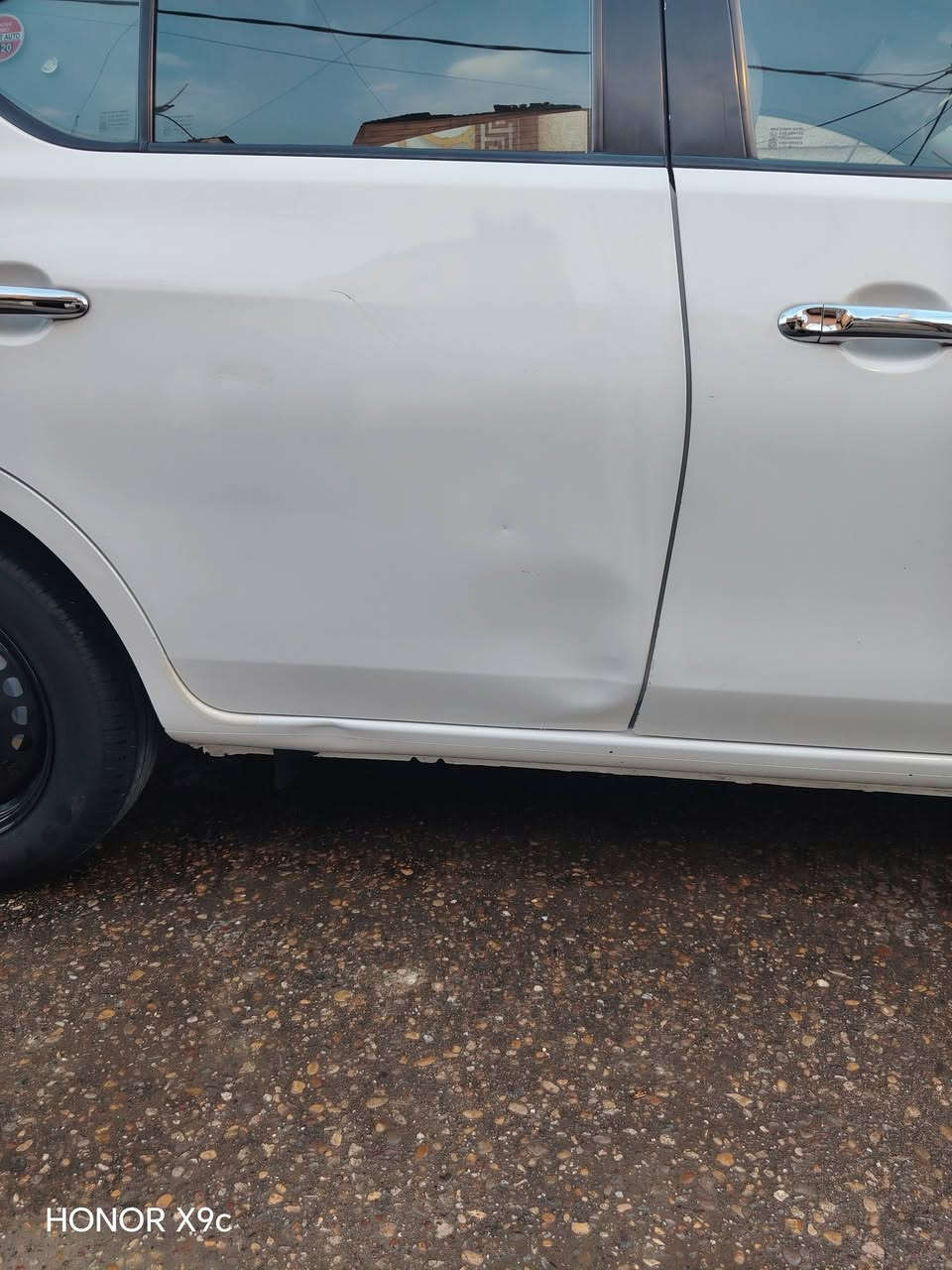 ***********            ***********.     نيسان لبيع 21بيه باب اسايق تبديل مو نفس الون تجاري وبيه بارد شوف العين السنويه شهر السابع  هاي السنه بسم نور البصره معروفه اشركة  السعر 110وبيه مجال
