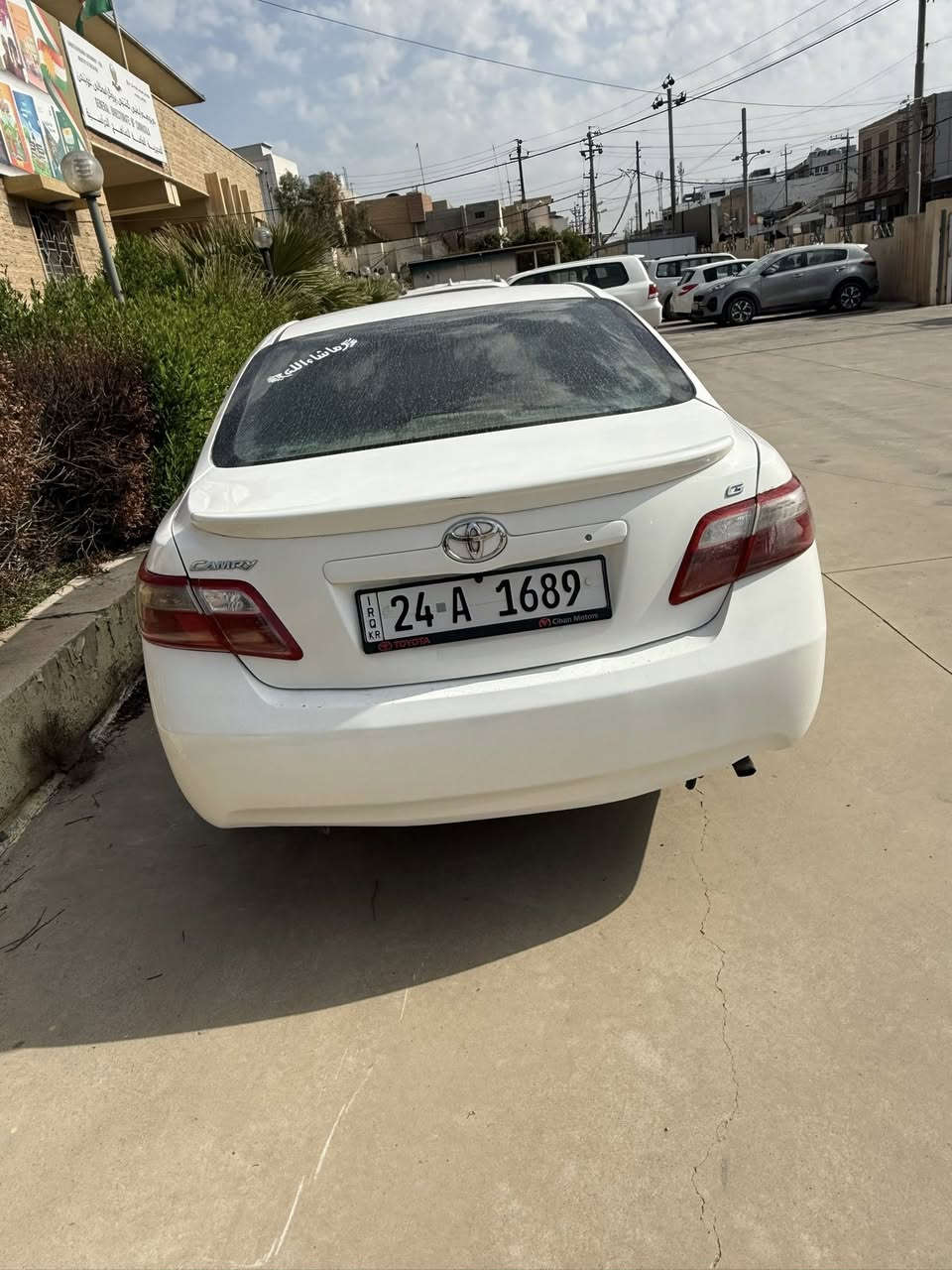 کامری ٢٠٠٧ بۆ فرۆشتن ٣ پارچەی پشتی هەیە  سعری ٨٥ محاملە  شوێن هەولێر پەیوەندی ***********
