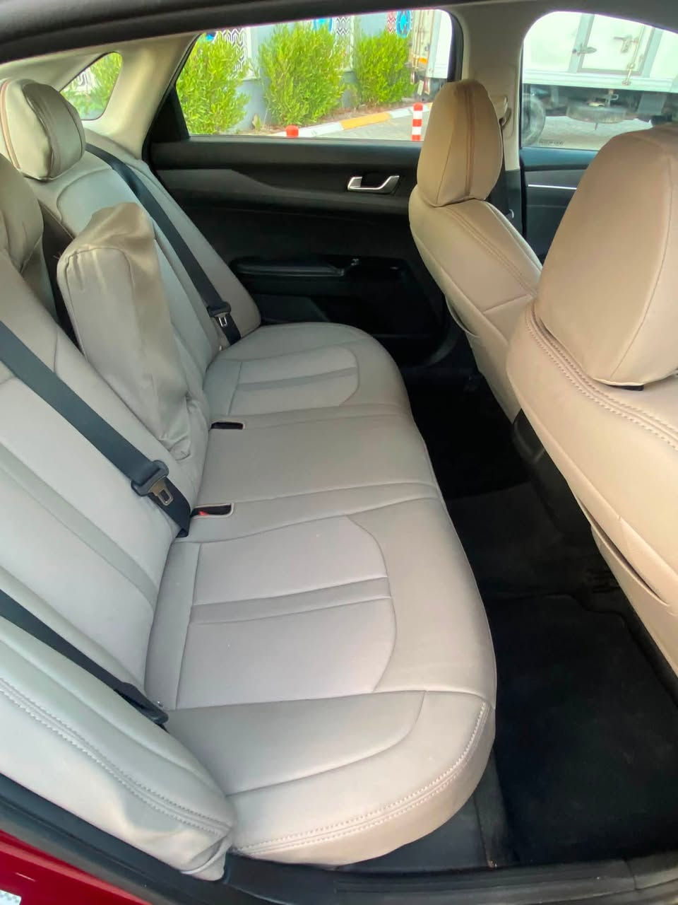 السلام عليكم 
kIA k5 
موديل 2021

وارد امريكي قطعتين فقط بدون دواخل ايرباك برده فقط

تحديد مسار 

تشغيل عن بعد

بصمه ابواب 

شاشه كاو بلي اندرويد اوتو بلاد واير لس 

انضمه قياده متعدده 

صندوك ينفتح ع حساس 

سياره جديده وبدون نواقص جاهزه ع اخر حبايه 

صدر جديد

بالعراق صار طخه بيهة بالجاملغ الخلفي فقط خفيفه بدون دواخل 

السعر 134 وبيهه مجال 

مكان السياره بغداد 
***********
*********** واتساب
