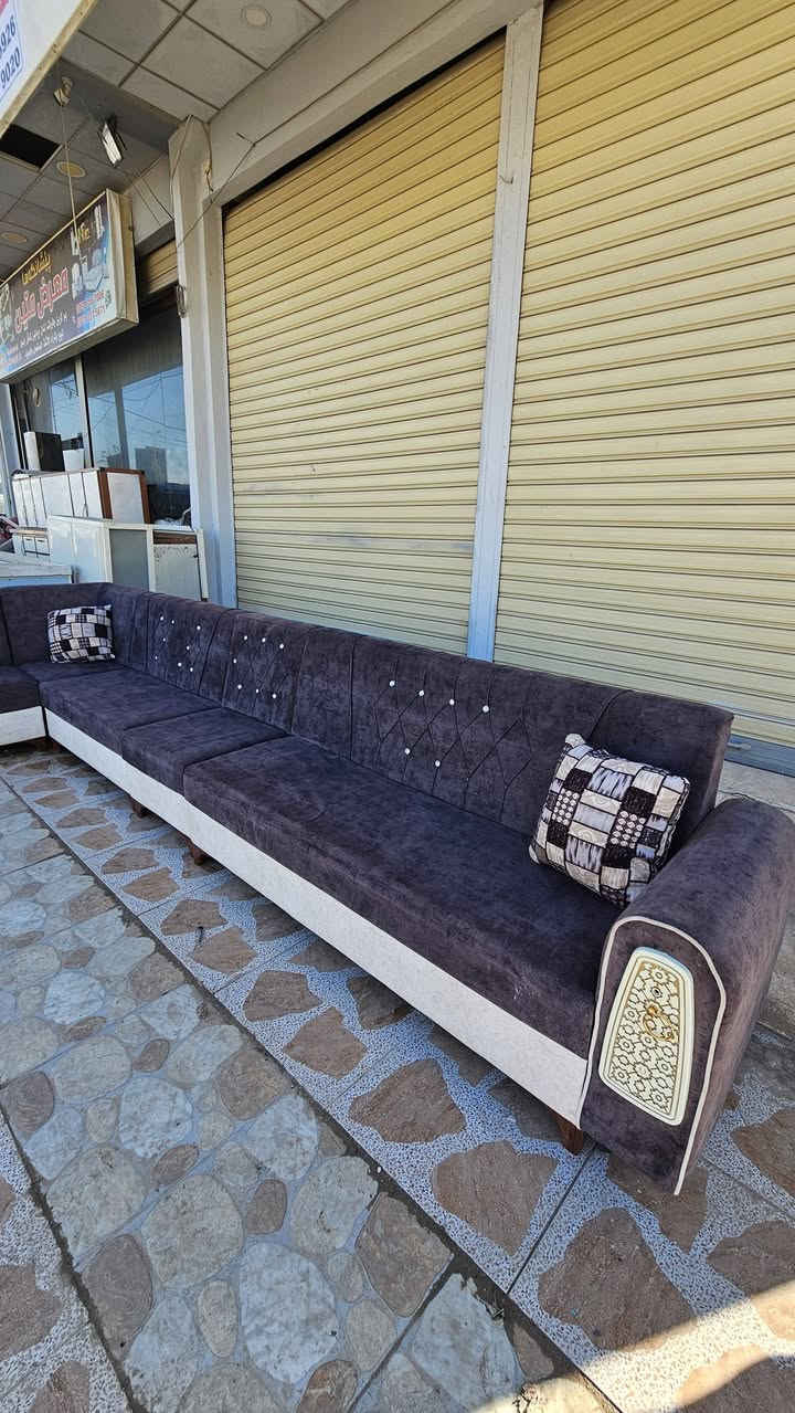 ديوان نظيف 10 نفر السعر 150 الف العنوان دوميز شارع الكامب يم ملعب القوس للتواصل كورك واتس فايبر ***********
