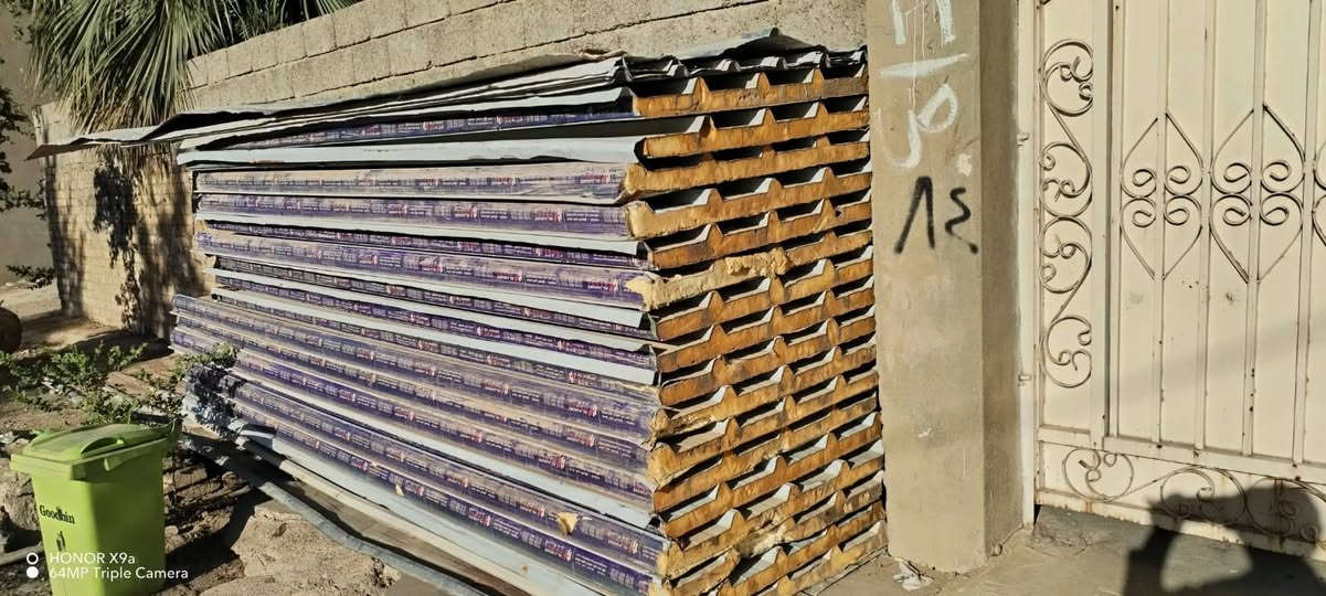 السلام عليكم 
يوجد سندويج 3 مترات و3 ونص فقط معا حديد شخاط قياسات مختلفه التواصل اتصل ***********
