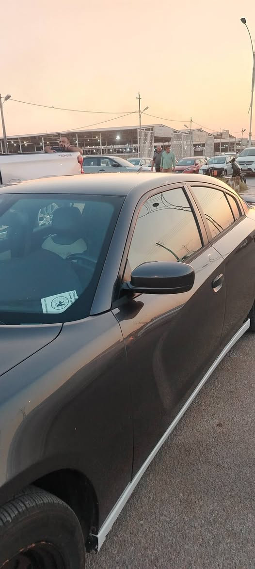جارة ١٦ اصل كفاله عامه بيه بارد بصيط بلجاملغ الخلفي كفاله فتح وصبغ وتبديل ٣٦٠٠ تبريد كير محرك كله مكفول تشغل عن بعد بيع او مراوس بكوري مع الفرق مكان السياره ناصريه ***********
