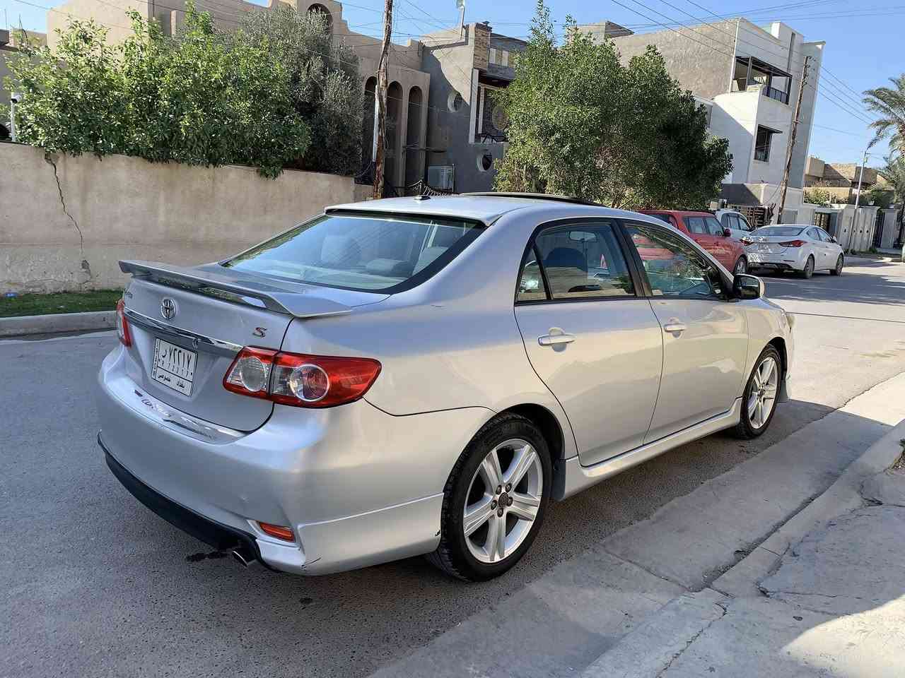 السلام عليكم للبيع كورلا 2013 فئهs
السياره مكينه كير حداديه تخم تاير تبريد جاهزه 
السياره مبدل بيه جاملغ وباب امامي بدون دواخل 
بدون أرباك السياره فول مواصفات رقم بغداد بسمي تحويل مباشر السعر 135 وبيها مجال 
رقم الهاتف ***********
