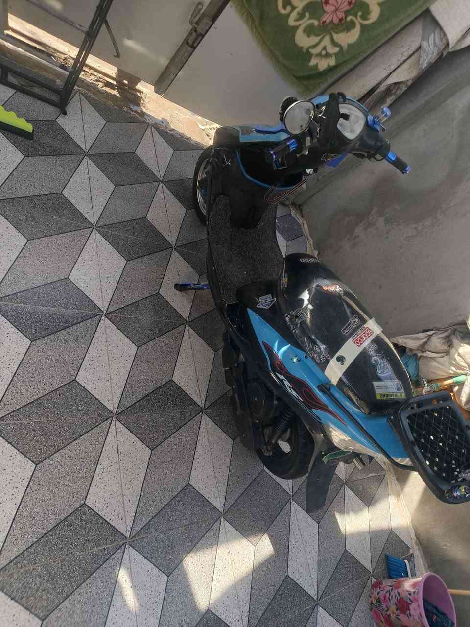 السلام عليكم إخوان دراجه🏍 ماكس بوشه 55
للبيع محركه نضيف بس ضفيرته شويه تعبانه وعندي ضفيره جديده الهندر يريد له بس عرموطه كهربائيات شغاله 
. السعر 600 وبي مجال 
راسلني عل واتساب  *********** ***********
