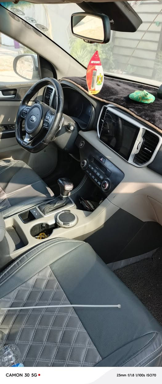 السلام عليكم سبورتج خليجي محرك ٢٠٠٠ دوش فول عدا الفتحة.. بيه صبغ شويه بالبنيد والباقي مكفول رقم اربيل الماني جديد السعر ١٧٥ مكان كربلاء. الإمام عون ***********
