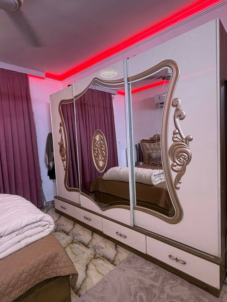 السلام عليكم
غرفه تركيه درجه اولى للبيع مستخدمه نظيفه كلش
8 قطع
السعر 700 الف
العنوان : بغداد الدوره شارع ابو طياره
***********
