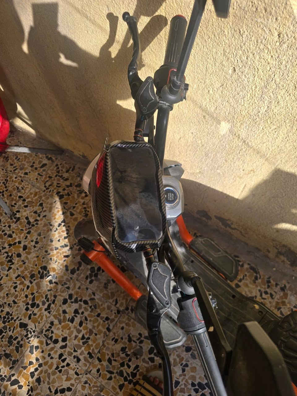 السعر 550
السلام عليكم دراجه جديده x900صارلي شهرين من اخذتهة حته ماطالع بيهة غراضهة كالهة كامله بعدني ماشادهن العنوان الاصمعي حي الاساتذه قرب جسر جويعد ***********

