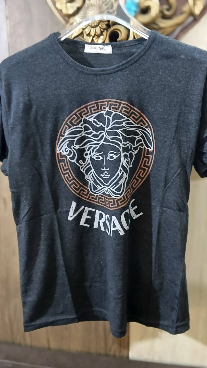 شلعه بديات
الكميه 💯 درزن
قياسات كامله استندر 
M.L.XL.XXL.
بيع كل الكميه او 50 درزن 
يوجد الوان بعد هواي وطبعات 
سعر القطعه #الف دينار فقط
يوجد توصيل 🚖 
***********
