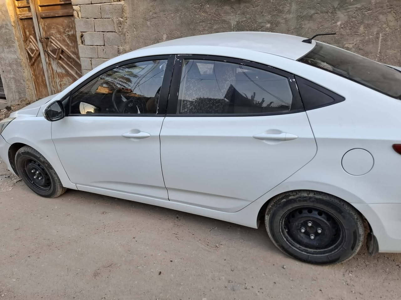 اكسنت. رقم نجف الاماني. محرك 1400 مديل 16
تبريد شغال تدفئه  بيه تلث قطع بابين تبديل جهت السايق اثر ضربه خفيفه بدون دواخل شرط  وجاملغ جهت السايق مرجع ع بارد.  وهاي القطعه الي بلبنيد شلع مال هوز مي.
مكان السياره نجف السعر 80وبيه مجال. رقم صاحب السياره *********** اخوان اني مكلف بنشر
