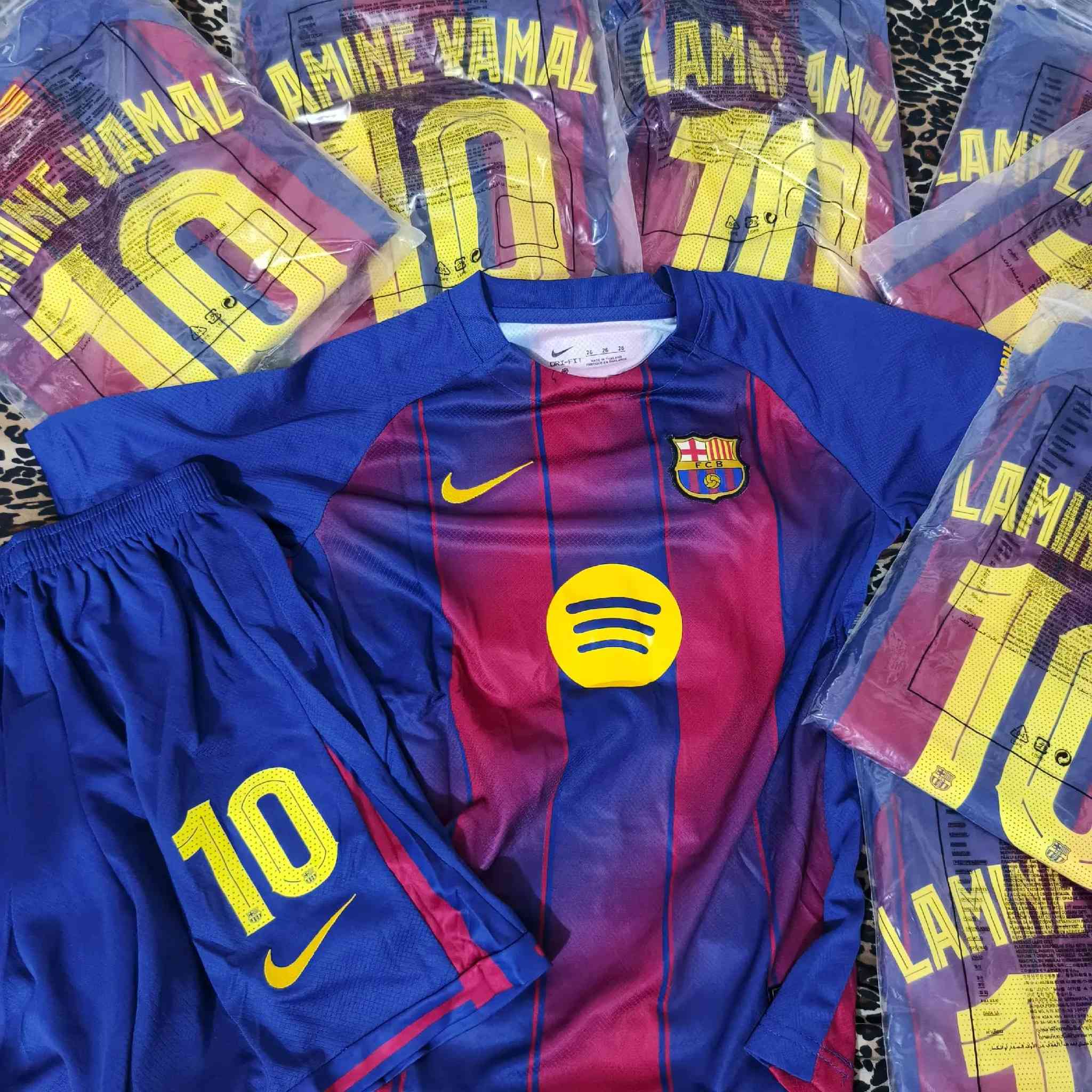 هاذ المفرد القطعة علة 10برشلونة اطفال و البرازيلM, L


**إذا كنت صاحب هذا الإعلان وتريد حذفه لأي سبب، رجاءا أرسل رسالة إلى الدعم الفني**