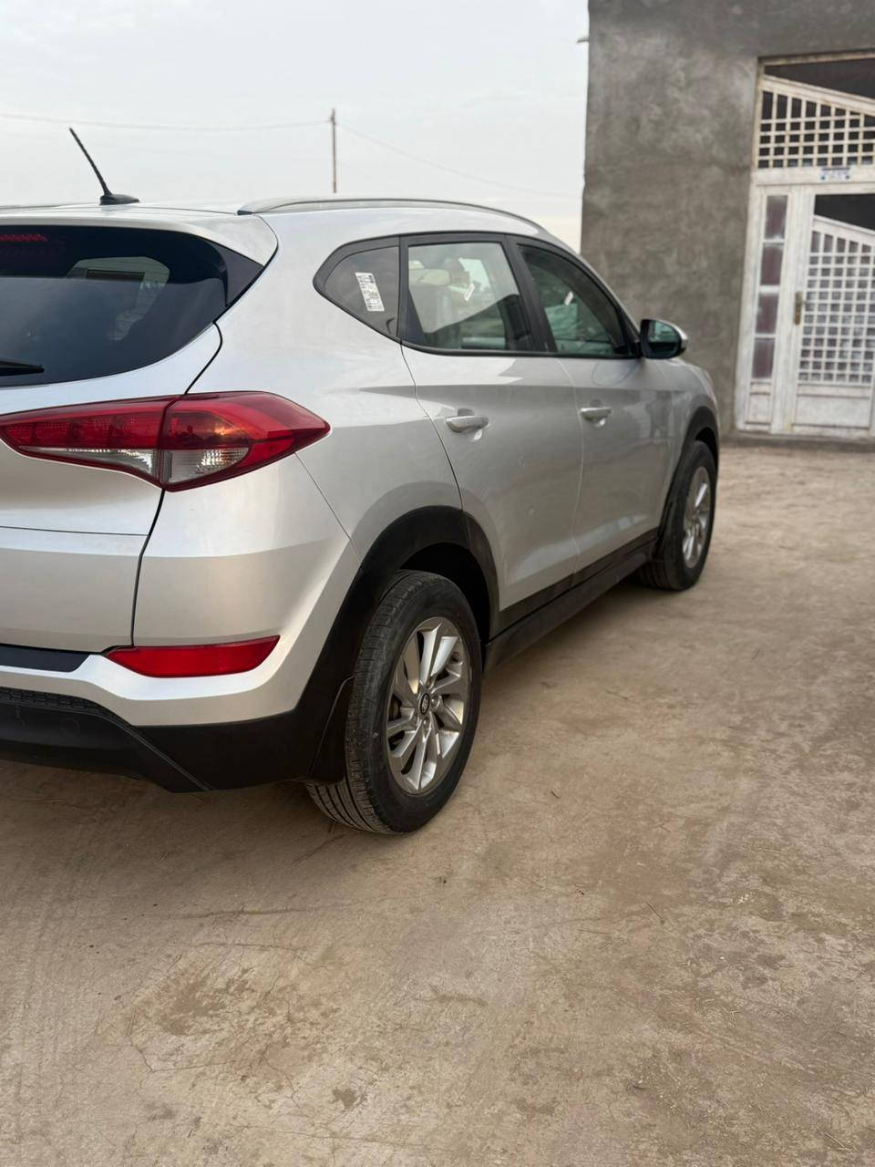 السلام عليكم توسان 2016 وارد امريكي  تبديل  ثلاث قطع السياره جاهزه من كلشي  محرك وحداديه وكير شرط الفحص
السعر 145 
//***********// المكان ناصريه مركز.  مكلف بنشر  .
