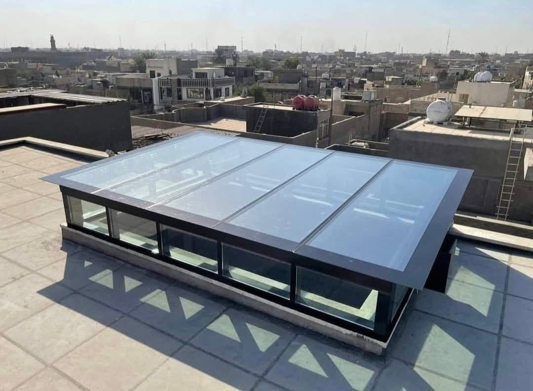 واجهات زجاجية (Structural Glazing): للمباني والشركات والمحلات التجارية بأعلى معايير الأمان.
​كابينات شاور (Shower Cabins): تصاميم مودرن تناسب جميع المساحات مع زجاج سيكوريت مقاوم للصدمات.
​درابزين زجاجي: للسلالم والشرفات يمنحك إطلالة واسعة وفاخرة.
​قواطع زجاجية داخلية (Partitions): لتقسيم المكاتب والغرف بأسلوب ذكي وأنيق.
​مرايا ديكورية: بتصاميم مخصصة وإضاءة مخفية تناسب ذوقك
​📞 لطلب المعاينة والاستفسار:
​رقم الهاتف: [***********]
​واتساب أربيل, العراق
