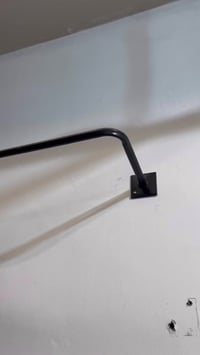 شباب متوفر ستاندات تعليك عدد 12قطعه كل قطعه قياسها متر شغل تفصال حديد ...